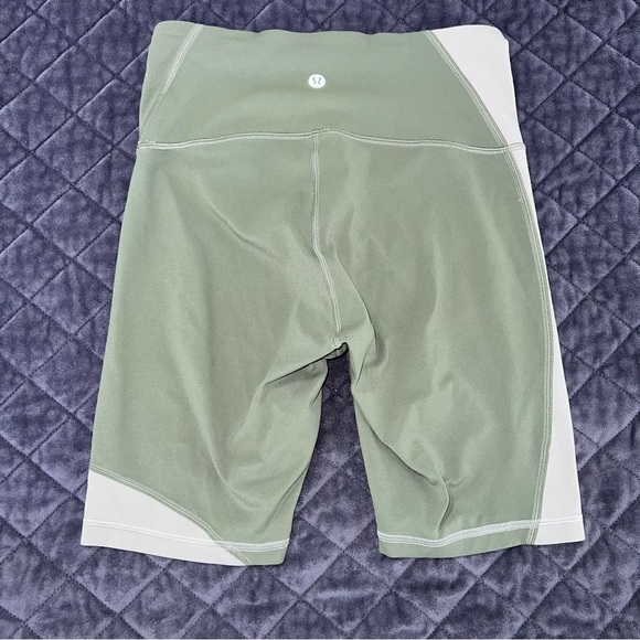 Lululemon Shorts Women 4 Nulu Colour Block High Rise Short 8” Yoga Green B14 - Picture 4 of 8